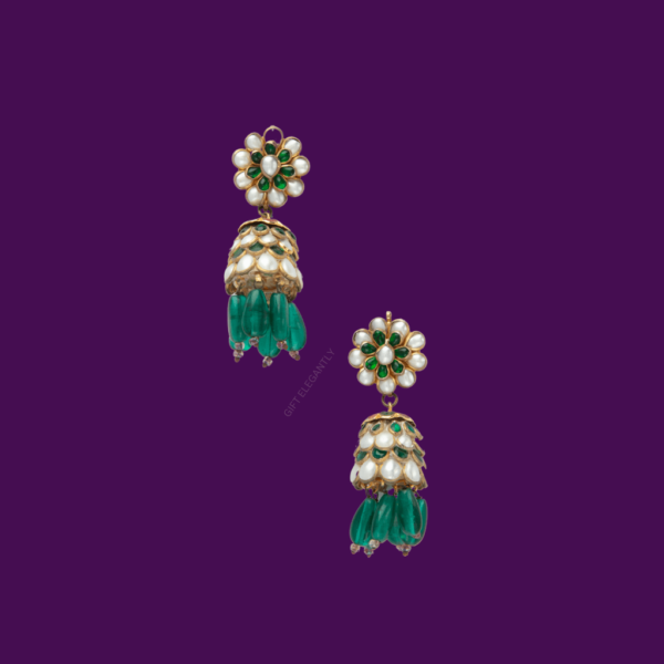 Earrings with green stone and pearls KER 125