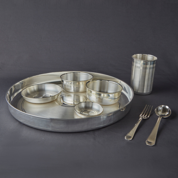 Silver dinner set